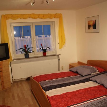 Ferienwohnung Mit 4 Schlafzimmer Fuer 2 Bis 9 Gaeste----Apartment With 4 Bedrooms For 2 To 9 Guests Núremberg Exterior foto