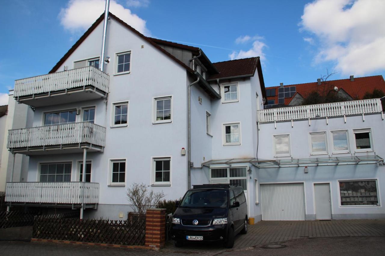 Ferienwohnung Mit 4 Schlafzimmer Fuer 2 Bis 9 Gaeste----Apartment With 4 Bedrooms For 2 To 9 Guests Núremberg Exterior foto
